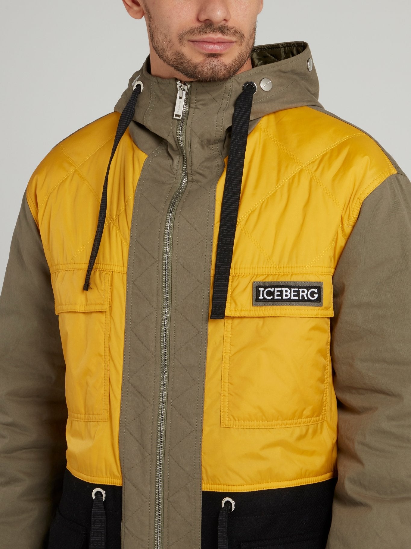 Коричневая длинная куртка в стиле колор-блок