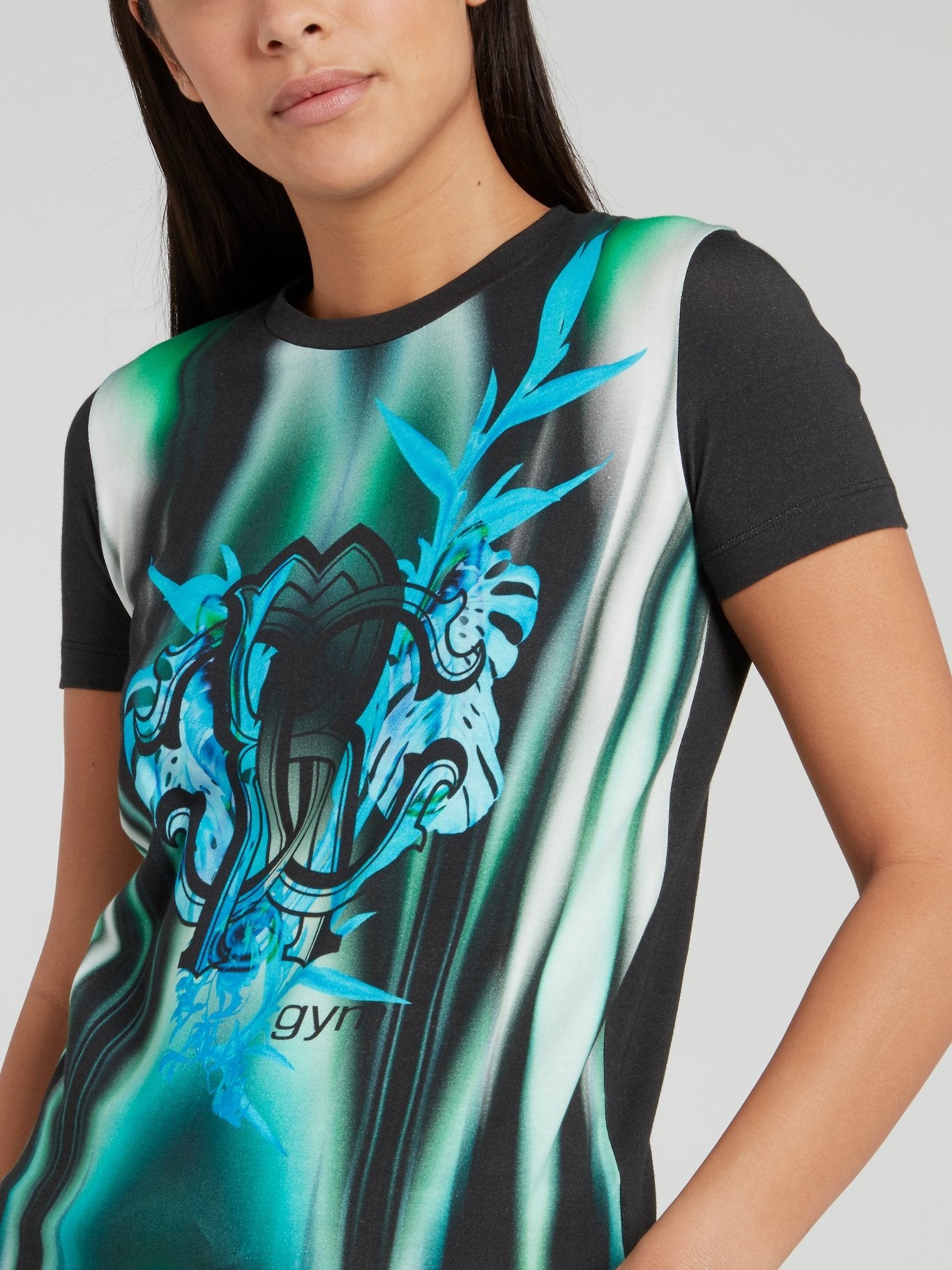 Черная футболка с круглым вырезом, цветочным принтом и логотипом