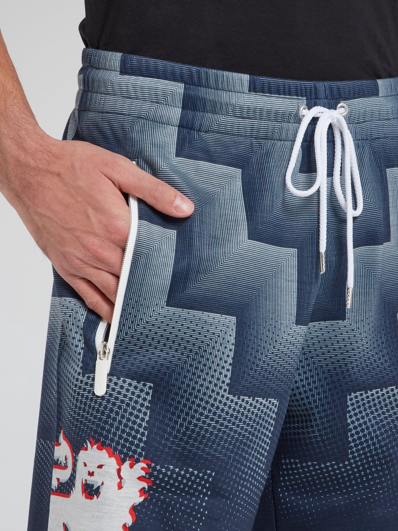 Темно-синие шорты со шнурком и принтом