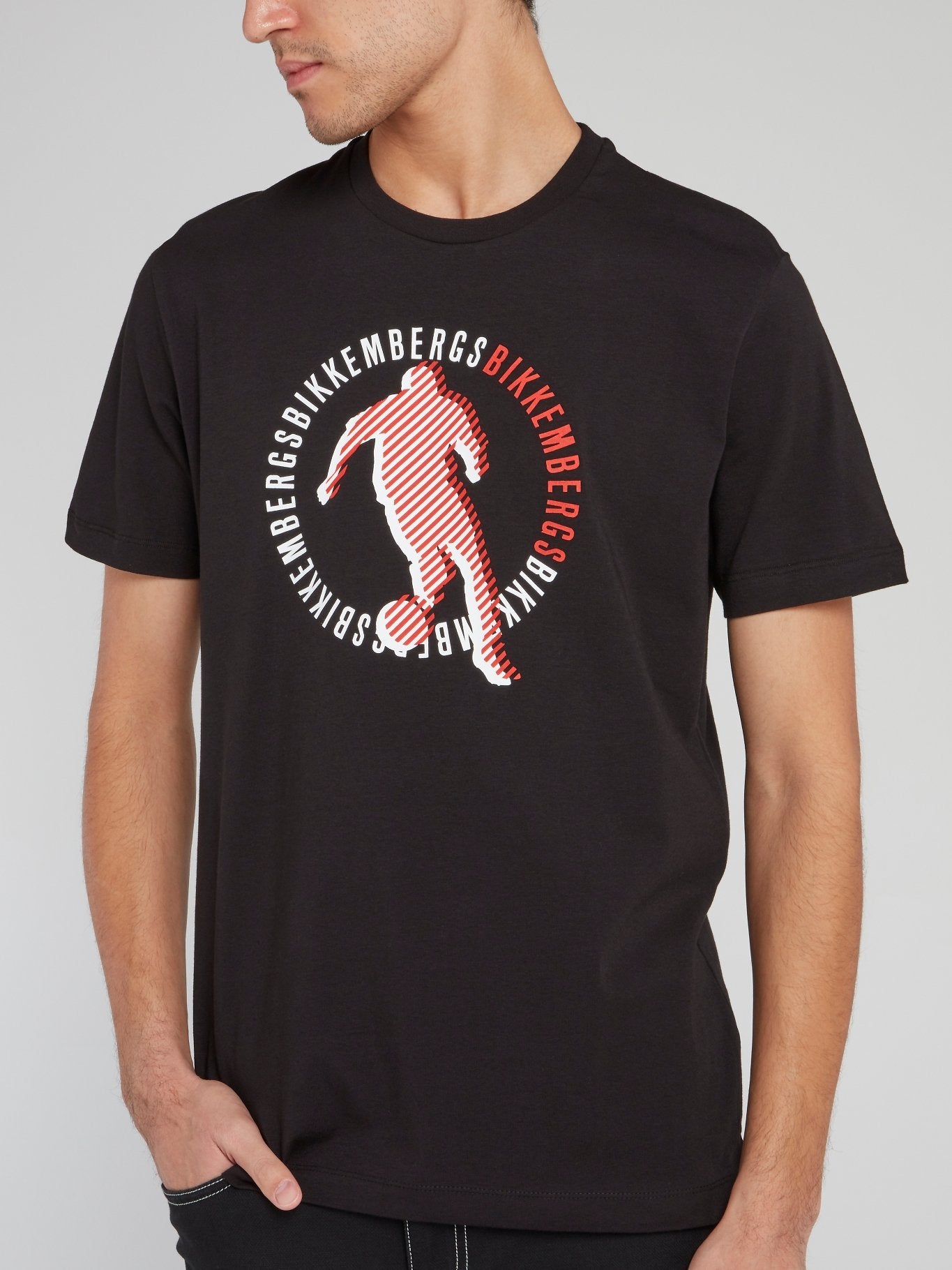 Черная футболка с круглым вырезом и рисунком Sport