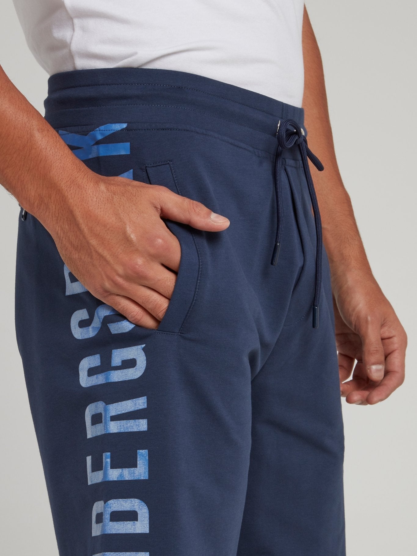 Темно-синие шорты со шнурком и логотипом