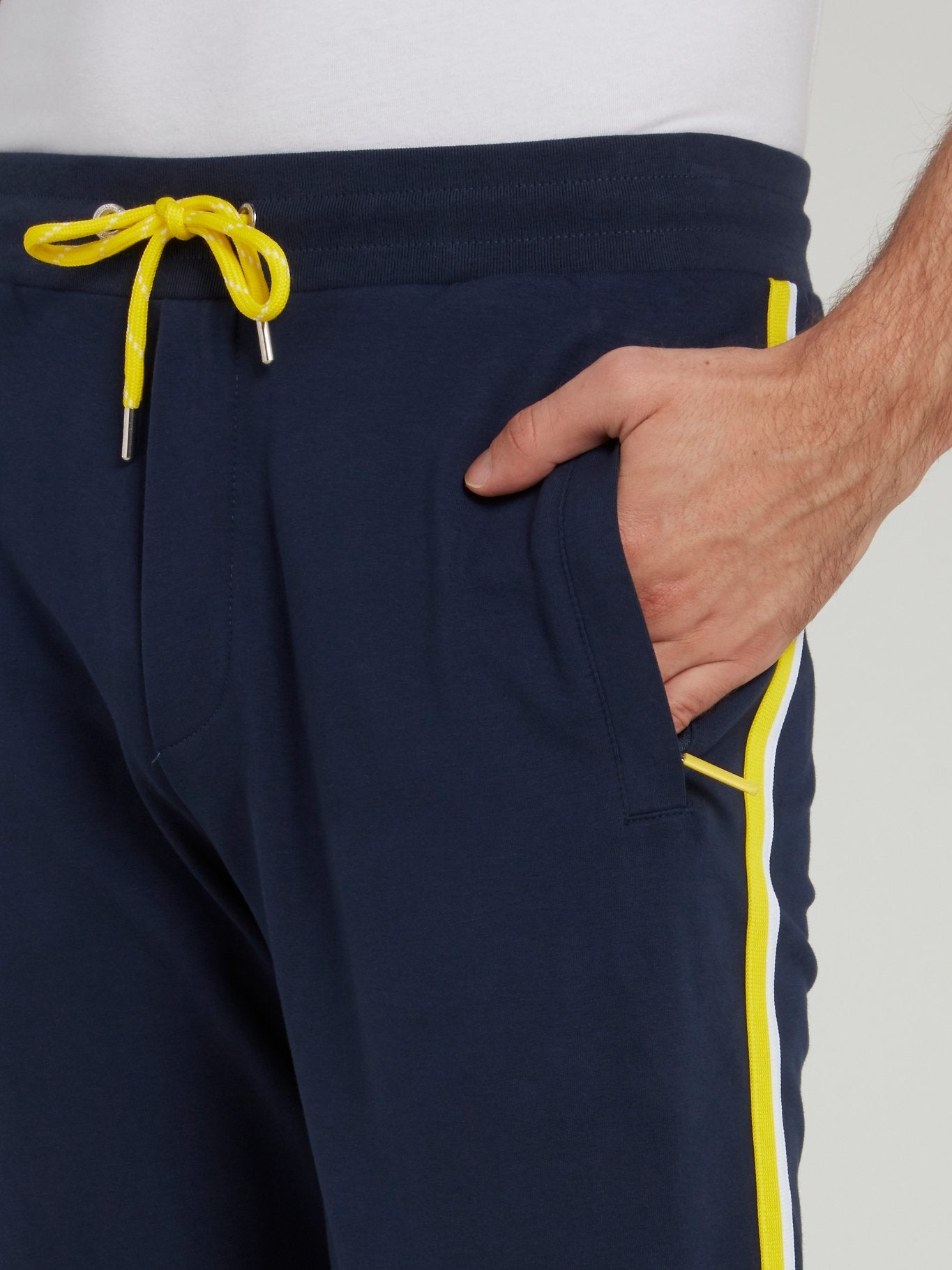 Темно-синие брюки из флиса с лампасами