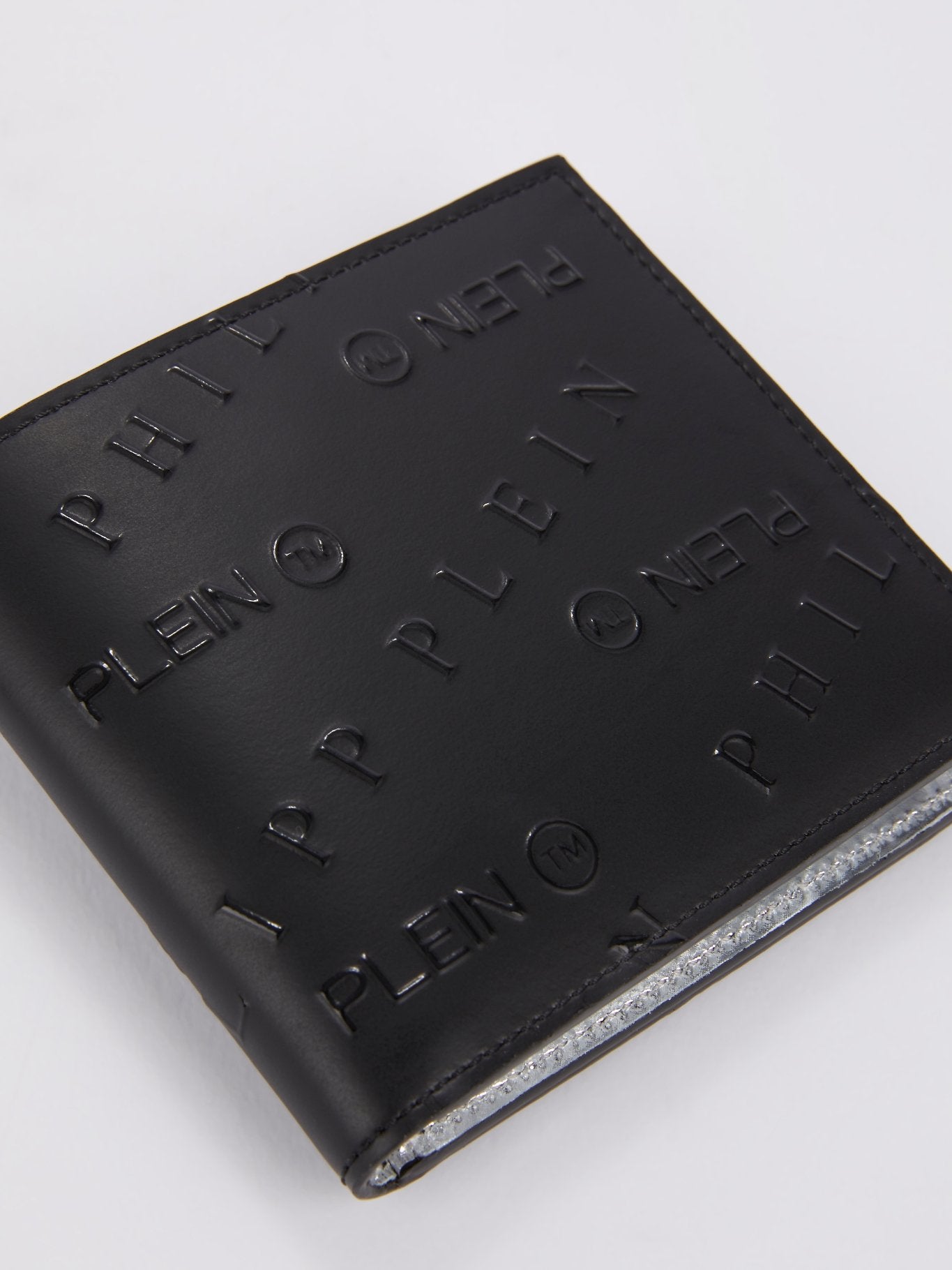 Черное кожаное портмоне с монограммой