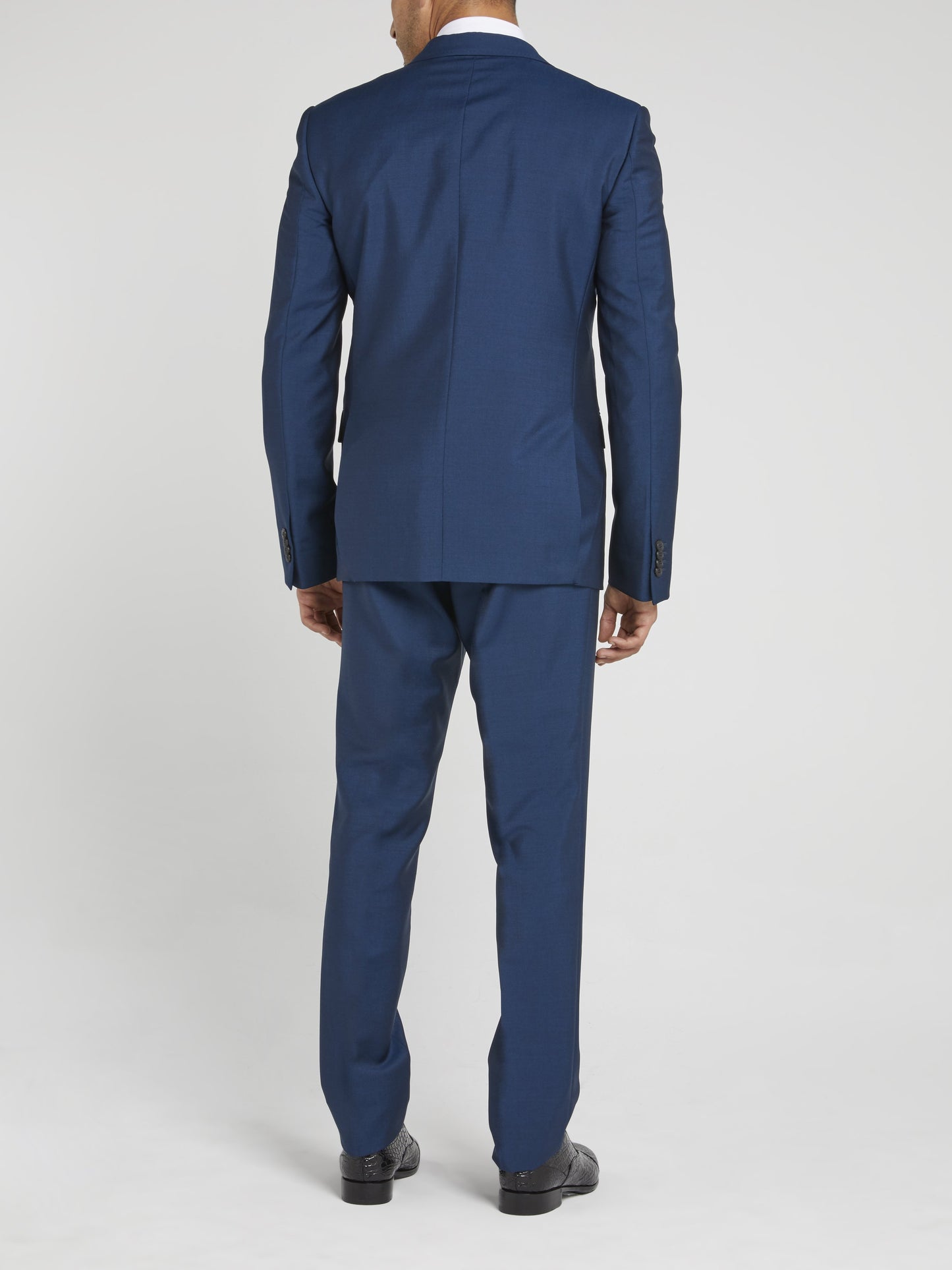 Темно-синий классический строгий костюм