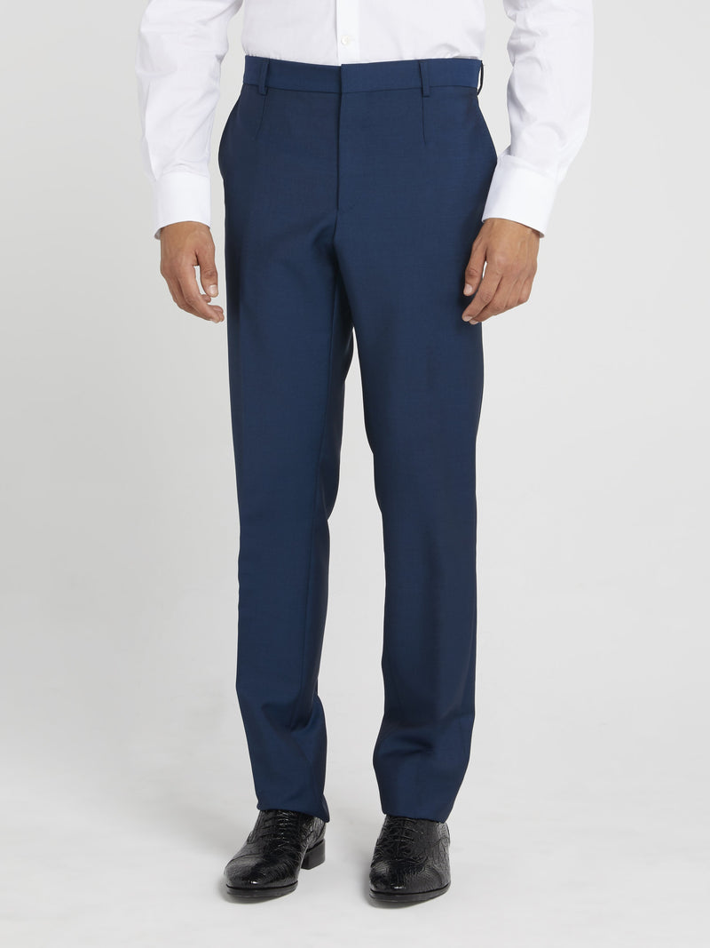 Темно-синий классический строгий костюм