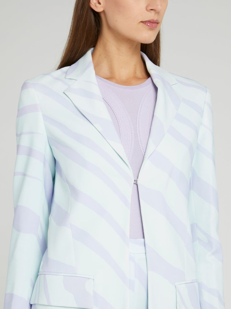 Светло-голубой пиджак с анималистическим принтом