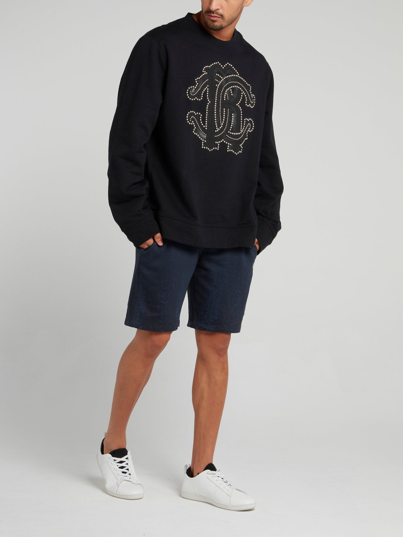 Темно-синие шорты с выцветшим эффектом и змеиным принтом