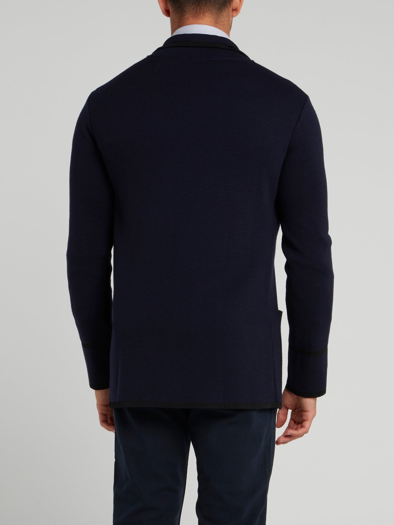 Темно-синий пиджак с вышивкой