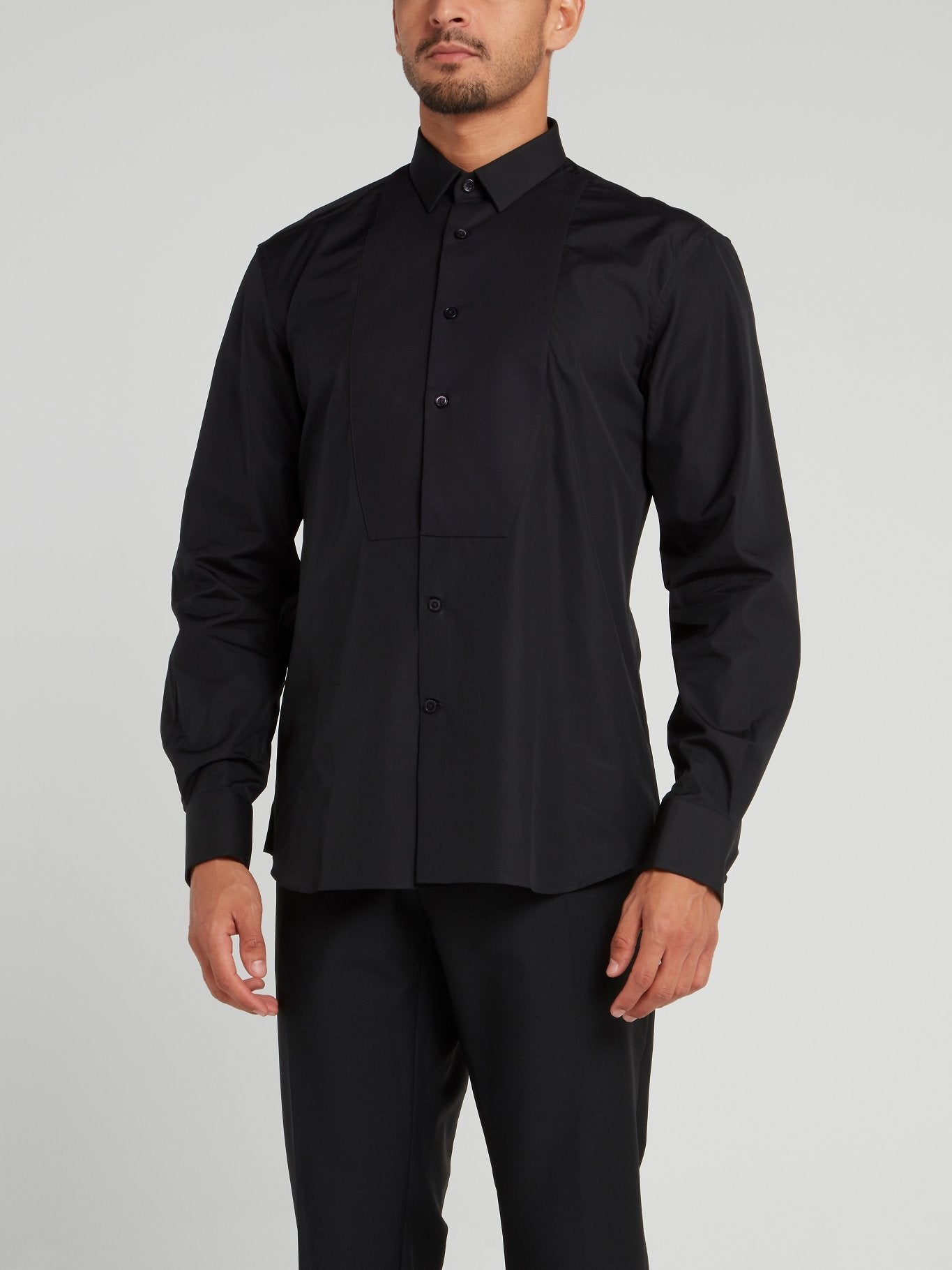 Черная рубашка на пуговицах