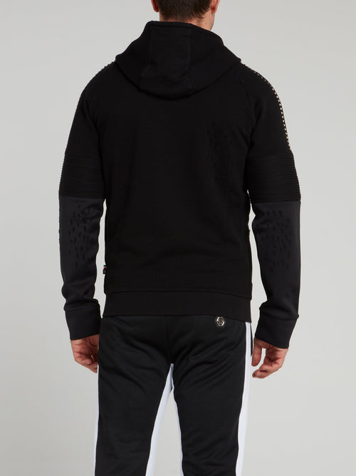 Черная спортивная куртка с рваной отделкой