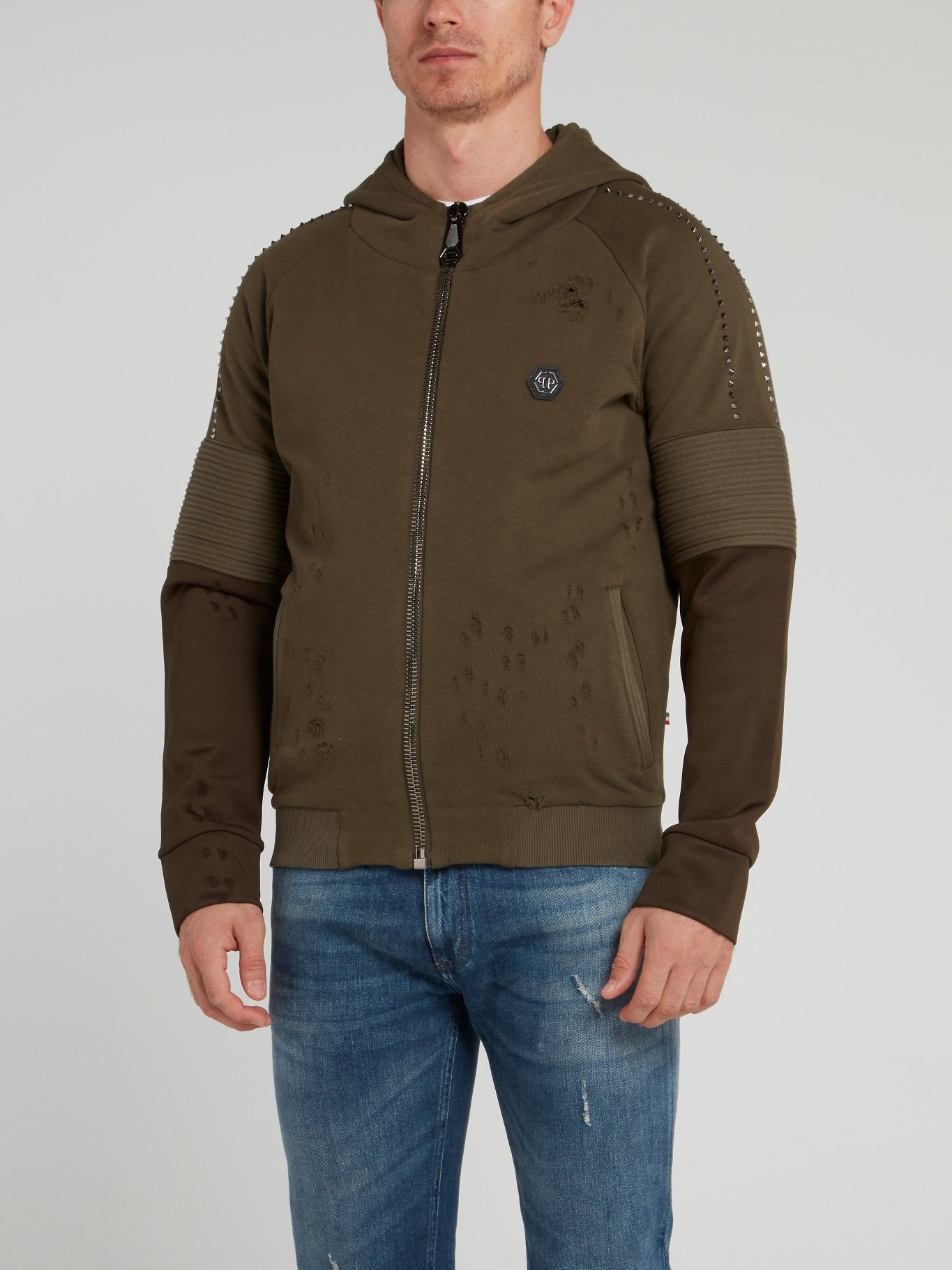 Оливковая спортивная куртка с рваной отделкой