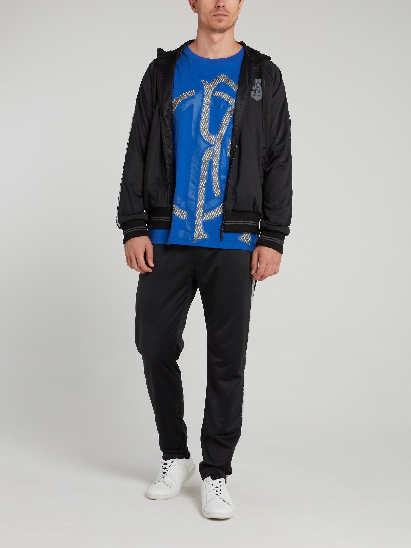 Черная толстовка на молнии с логотипом