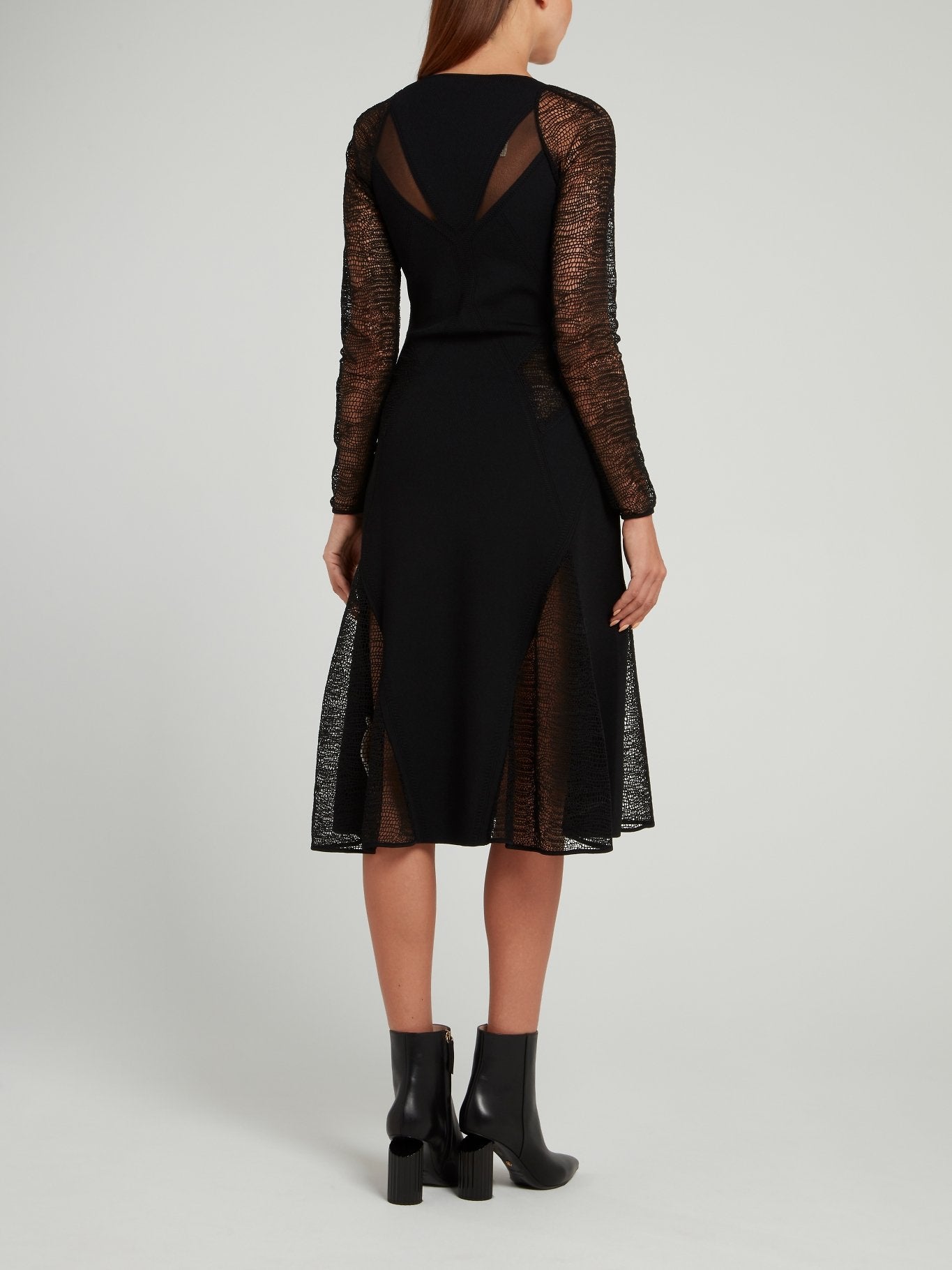 Черное платье-миди с отделкой