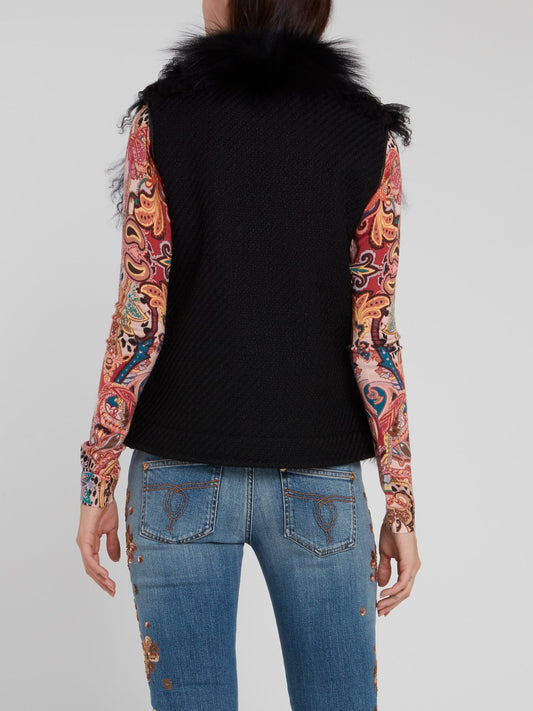 Черный жилет с меховой отделкой спереди