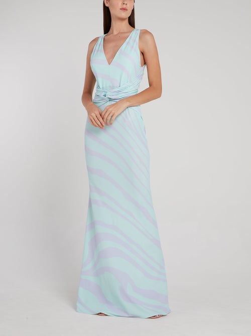 Голубое платье с V-образным вырезом и анималистическим принтом