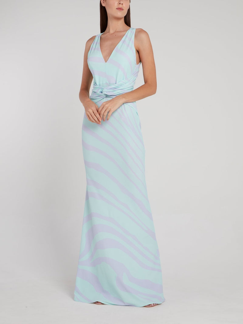 Голубое платье с V-образным вырезом и анималистическим принтом