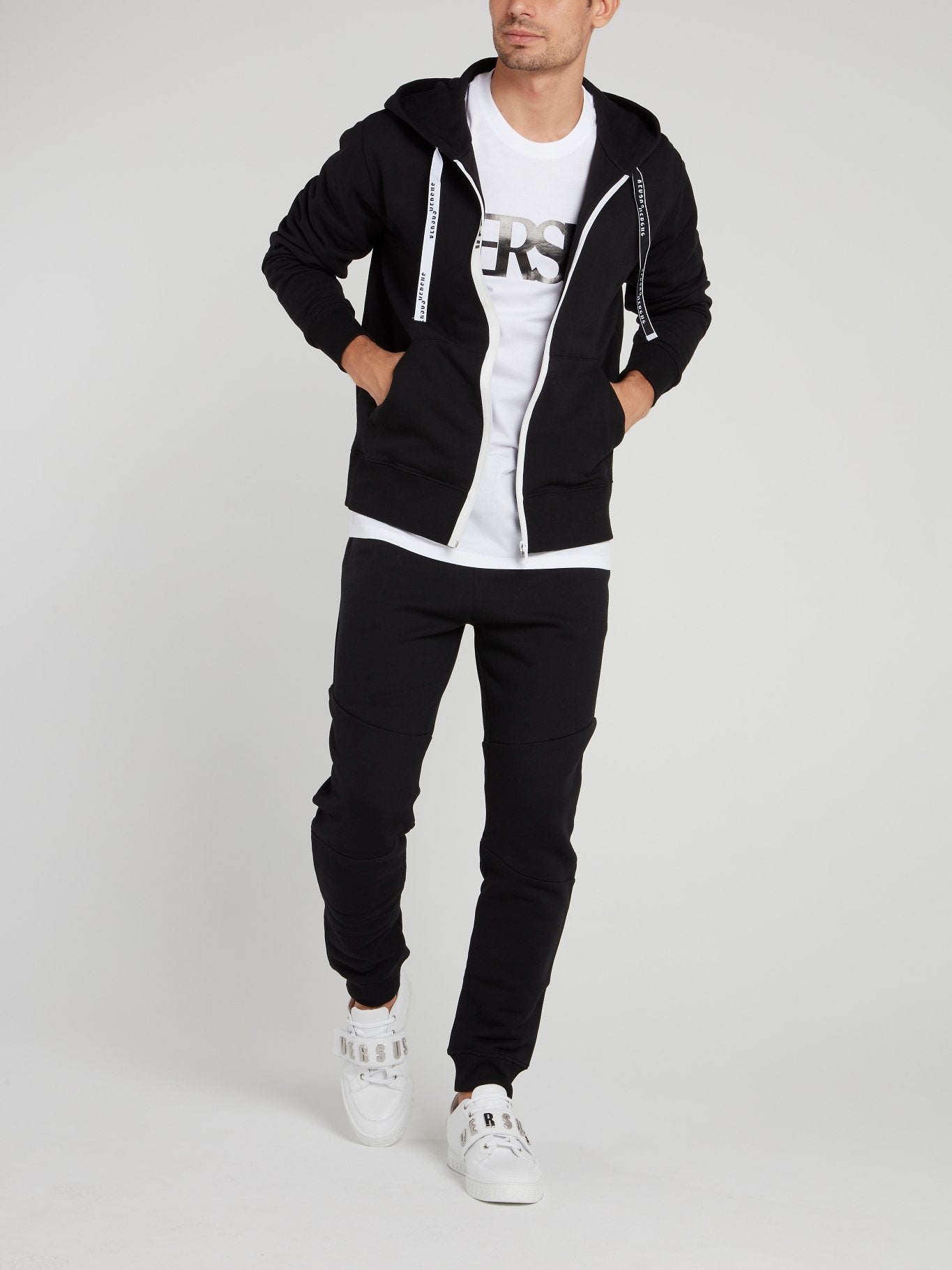 Черная хлопковая толстовка с капюшоном