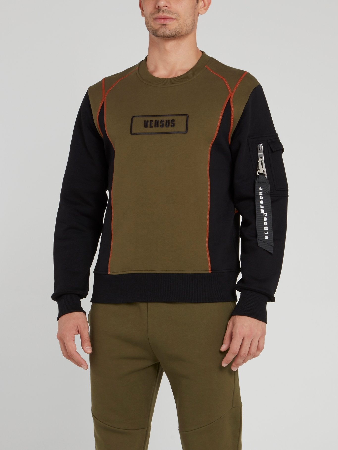 Черный хлопковый свитшот с оливковыми вставками и логотипом