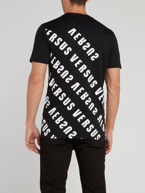 Черная футболка с логотипом