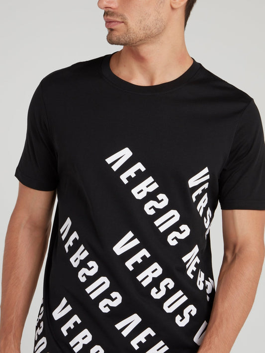 Черная футболка с логотипом