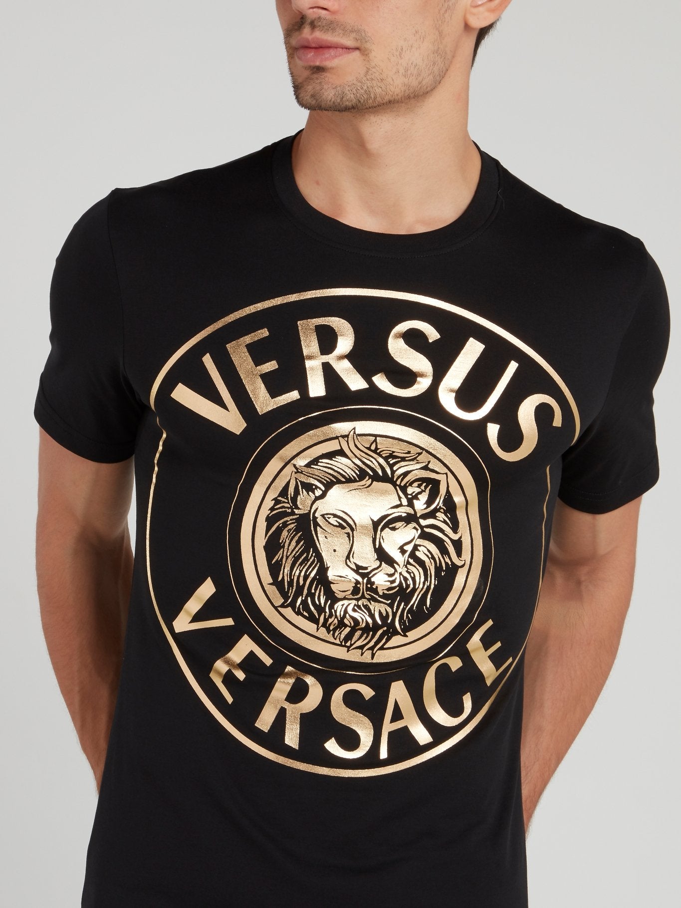 Черная хлопковая футболка с логотипом