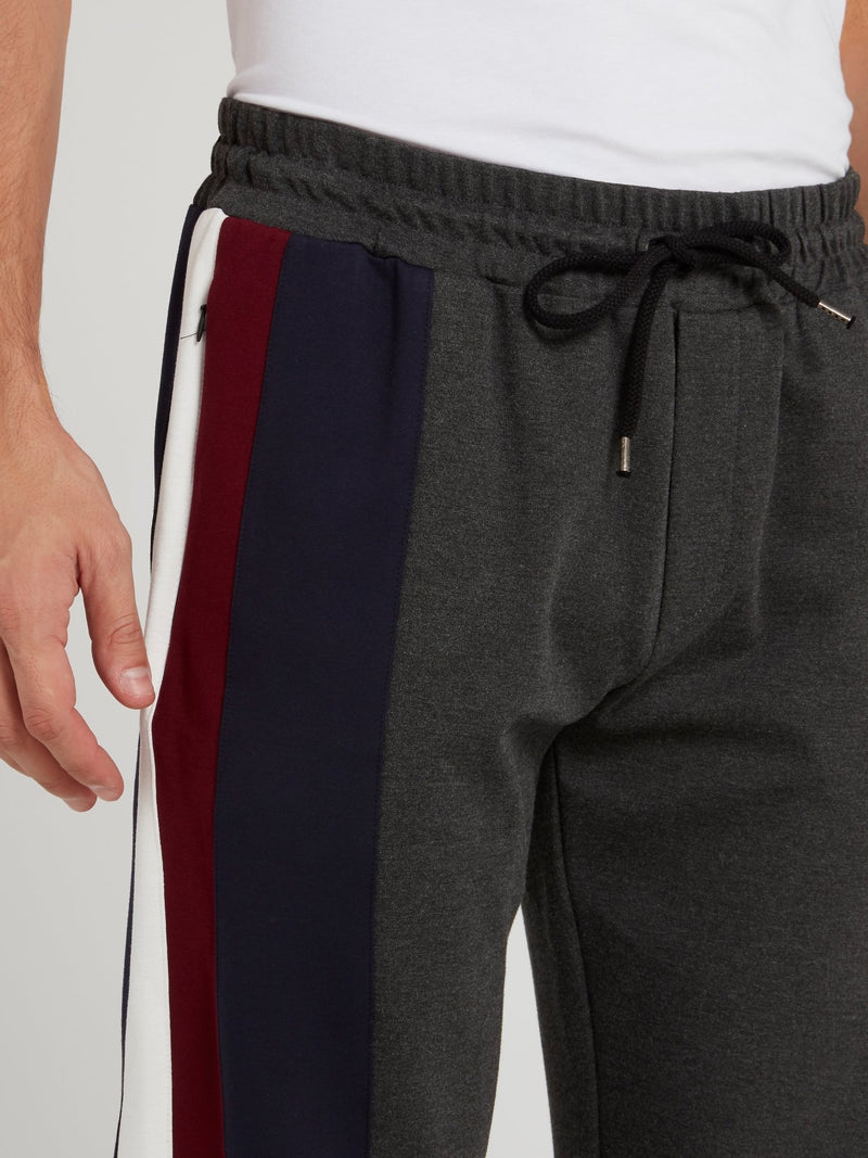 Серые брюки в стиле колор-блок