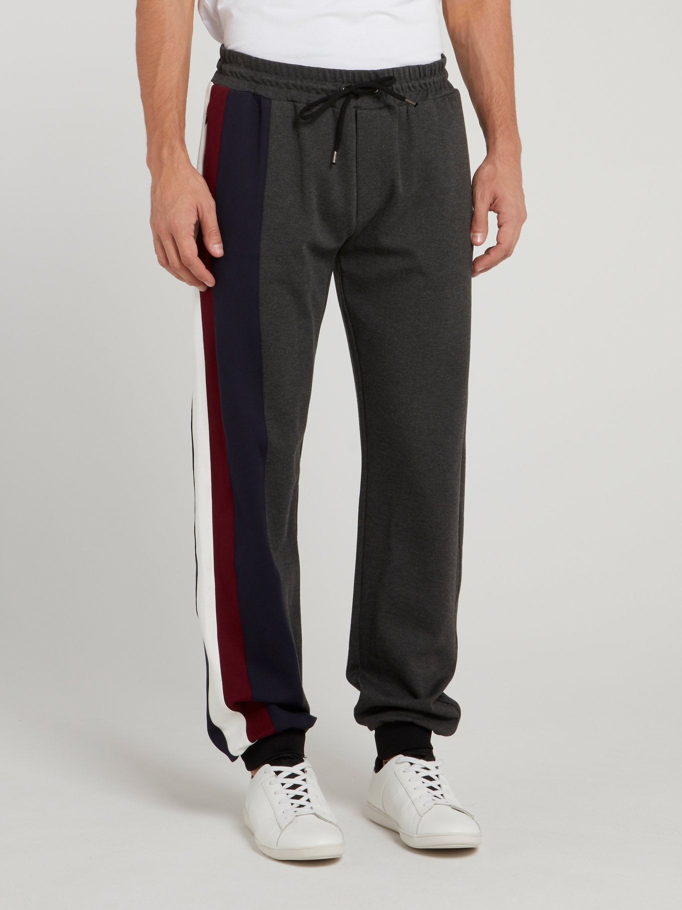 Серые брюки в стиле колор-блок