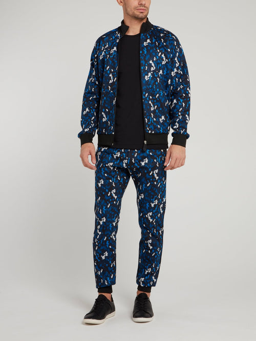 Темно-синие брюки из флиса с камуфляжным принтом