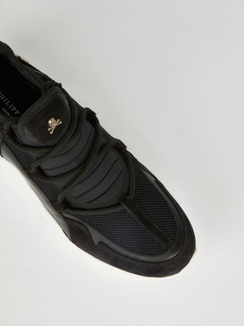 Классические черные кроссовки