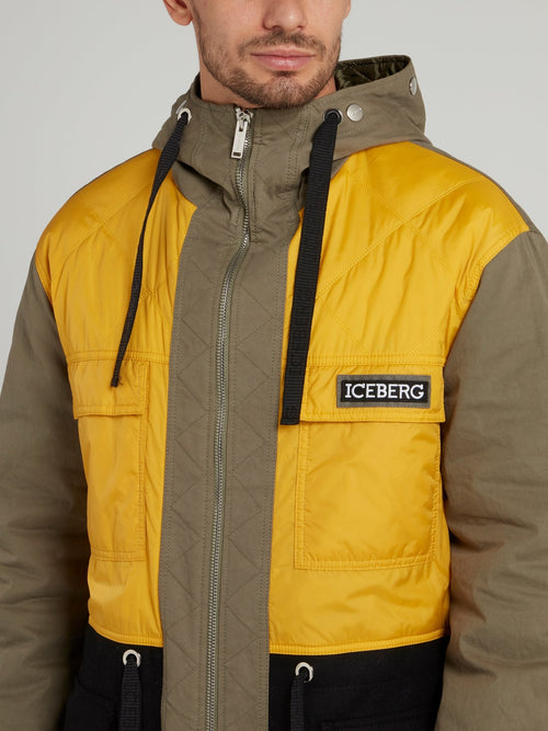 Коричневая длинная куртка в стиле колор-блок