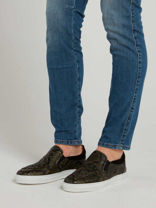 Зеленые слипоны с эффектом змеиной кожи