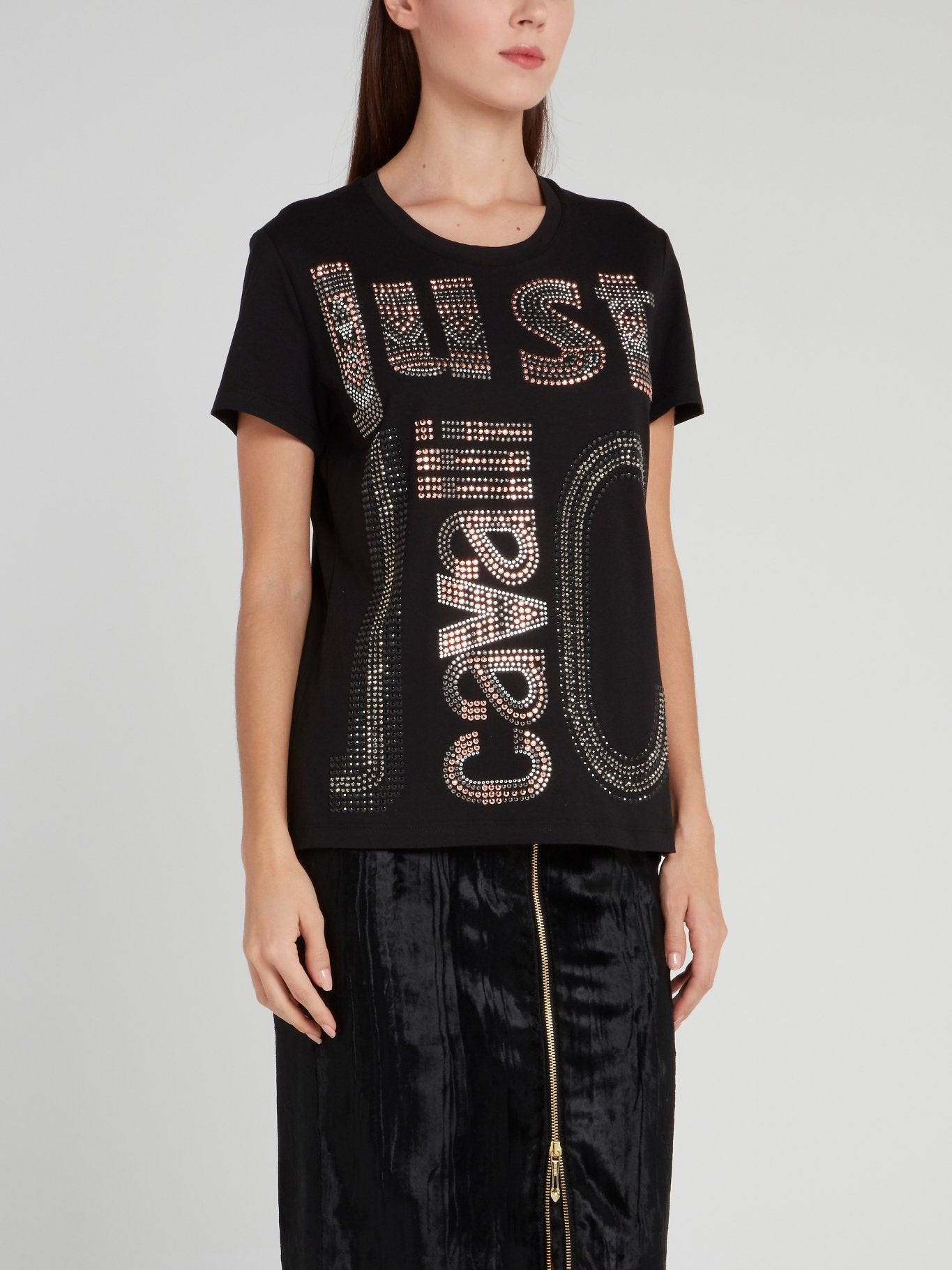 Черная футболка с логотипом из страз