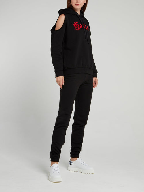 Черный свитшот с капюшоном и открытыми плечами