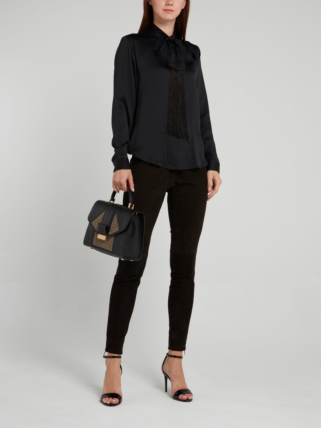 Черная рубашка с бантом