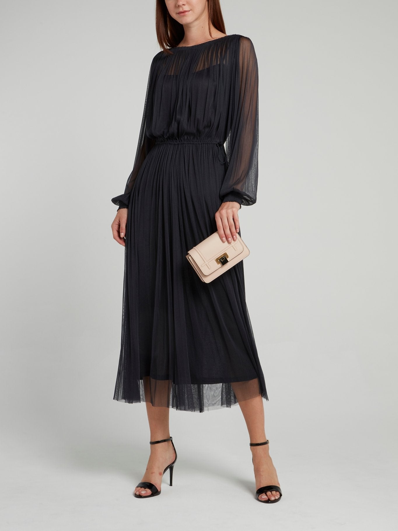 Черное классическое платье-миди из тюля