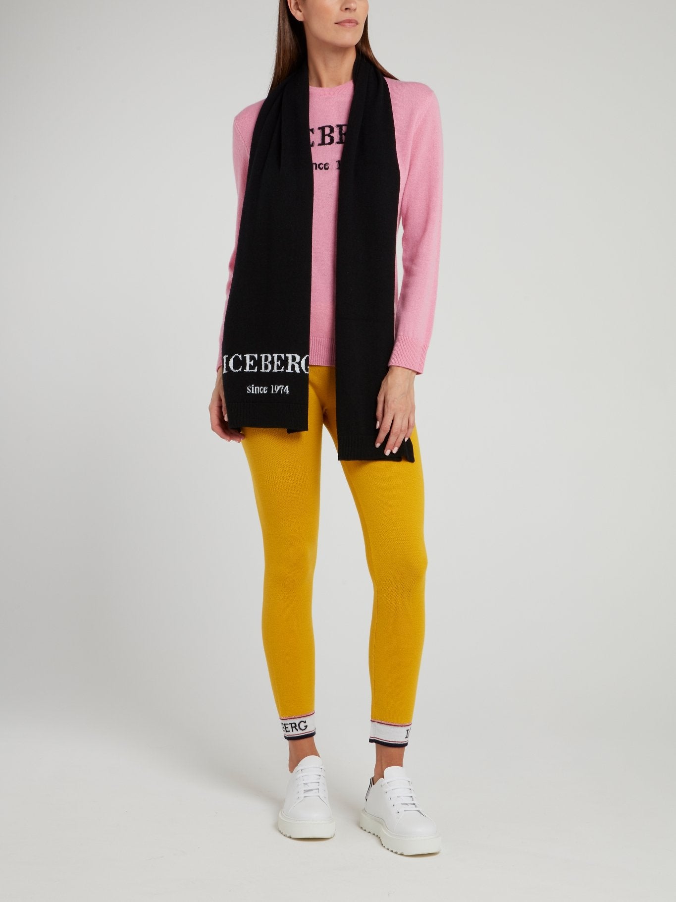 Черный шарф из кашемира с логотипом