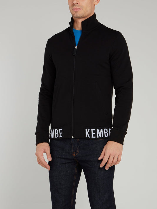 Черная куртка с высоким воротником