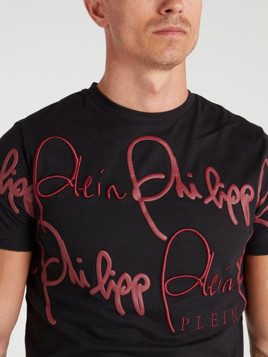 Черная футболка с круглым вырезом и логотипом