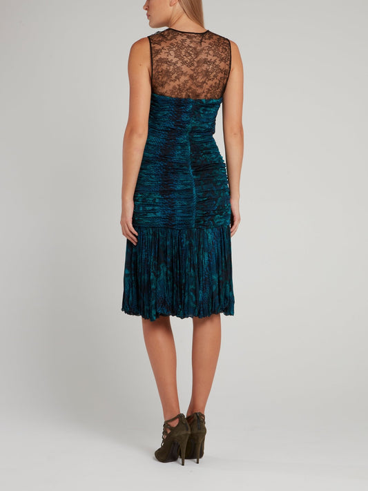 Платье-мини с плиссировкой и кружевными вставками