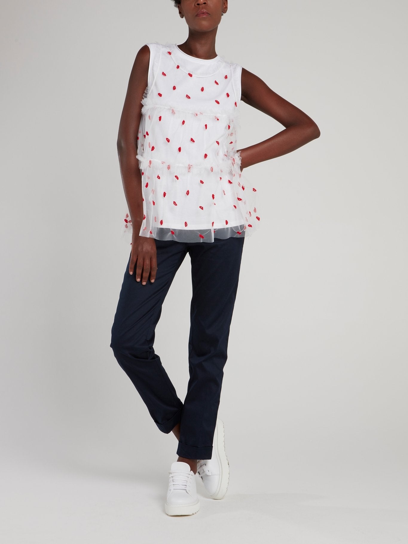 Темно-синие спортивные брюки с лампасами