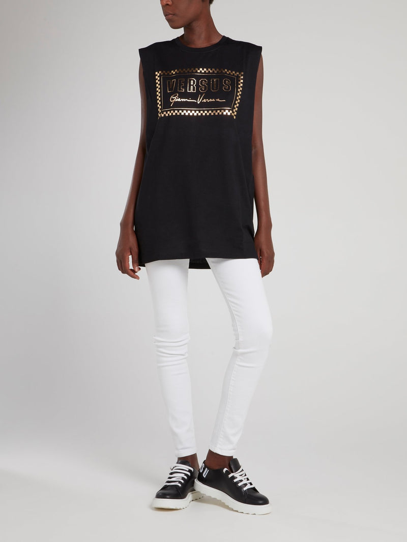 Черный топ с логотипом