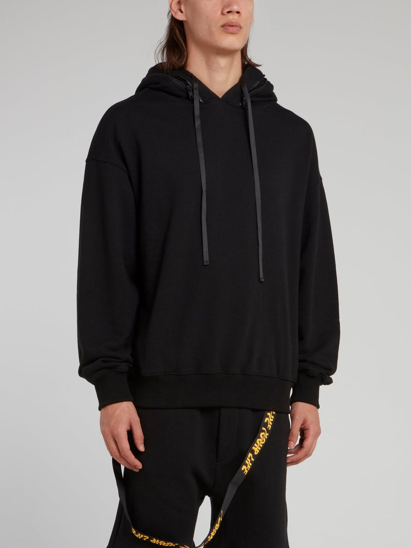 Черный свитшот с капюшоном