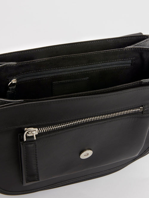 Черная сумка на плечо с люверсами