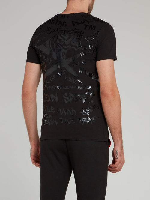 Черная футболка с круглым вырезом и рисунком в стиле граффити