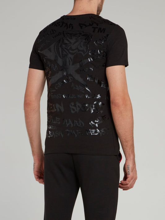 Черная футболка с круглым вырезом и рисунком в стиле граффити