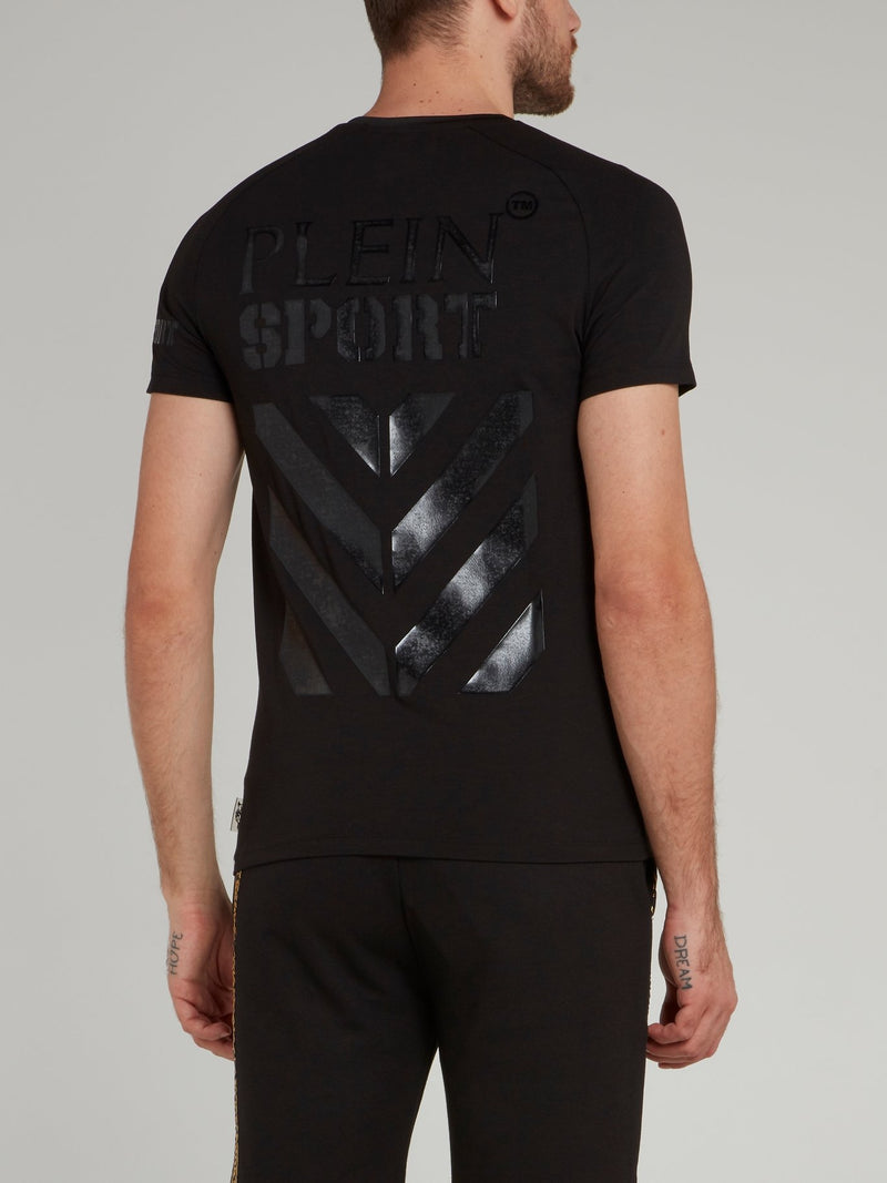 Черная футболка с круглым вырезом