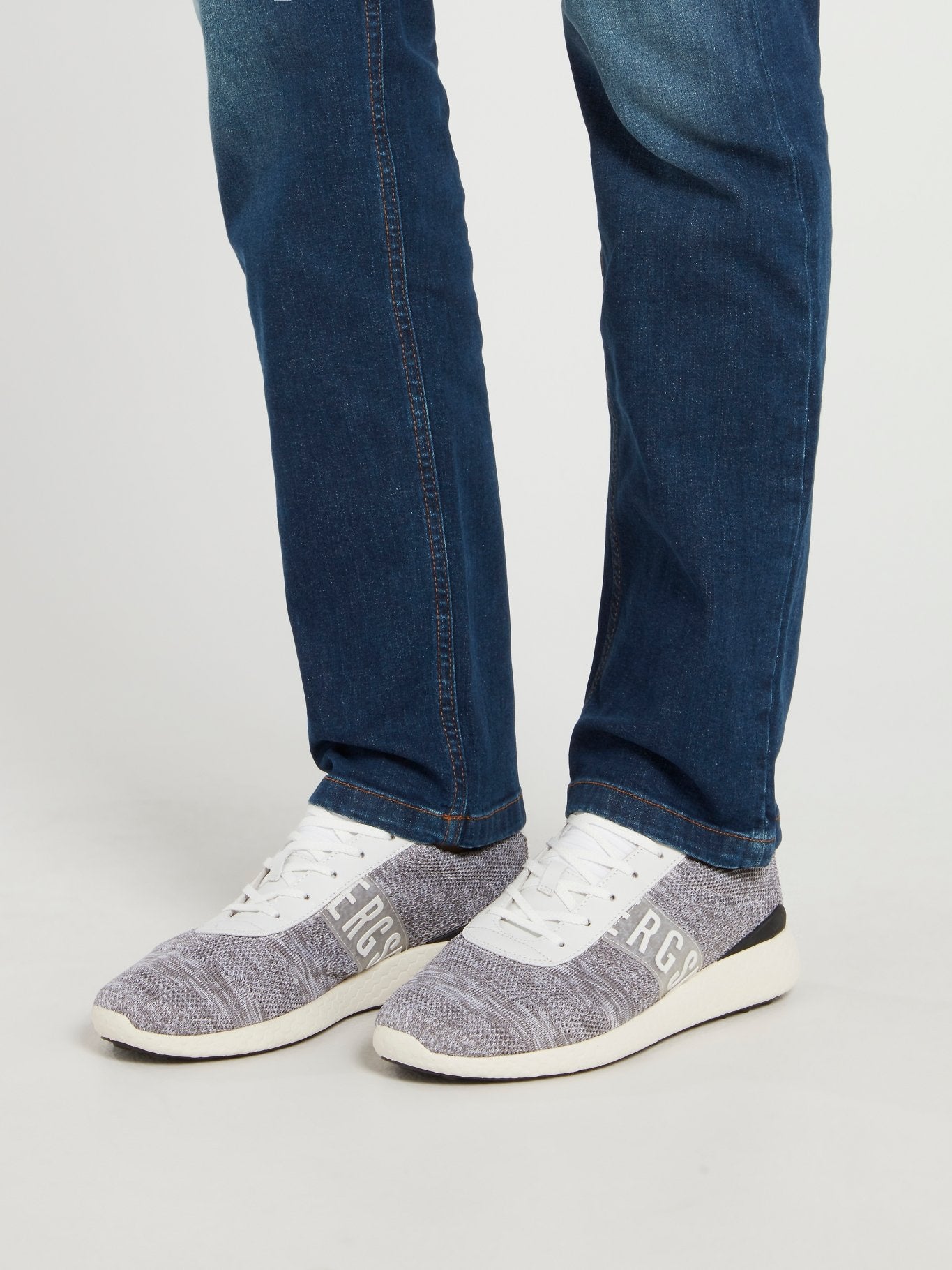 Серые низкие дышащие кроссовки