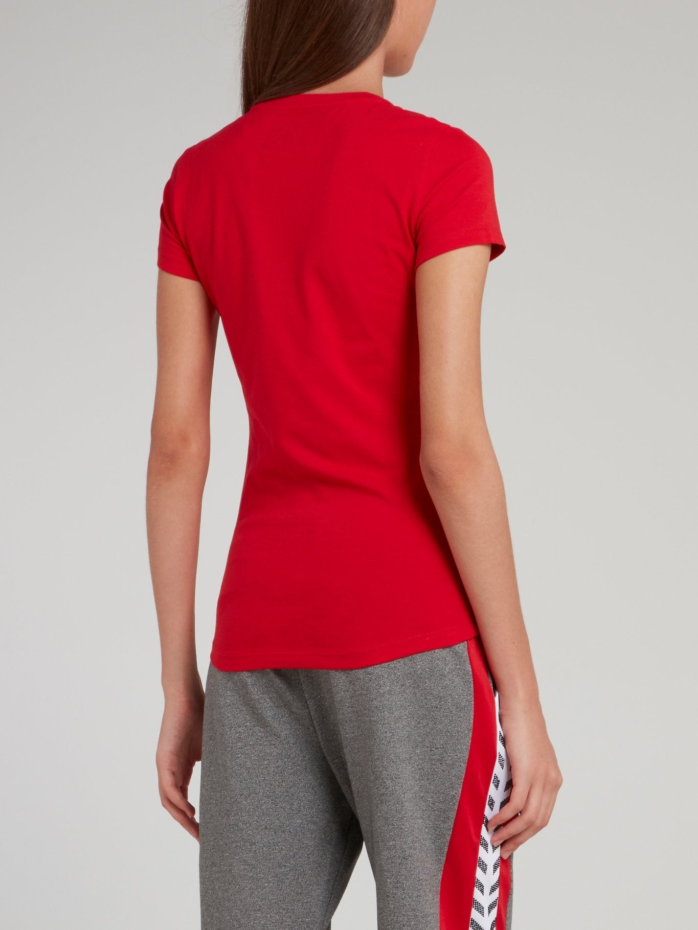 Красная футболка с круглым вырезом, изображением тигра и стразами