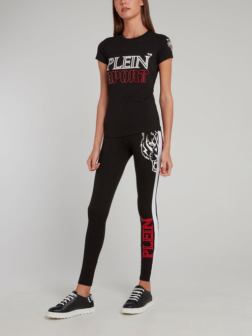 Черная футболка с круглым вырезом и логотипом