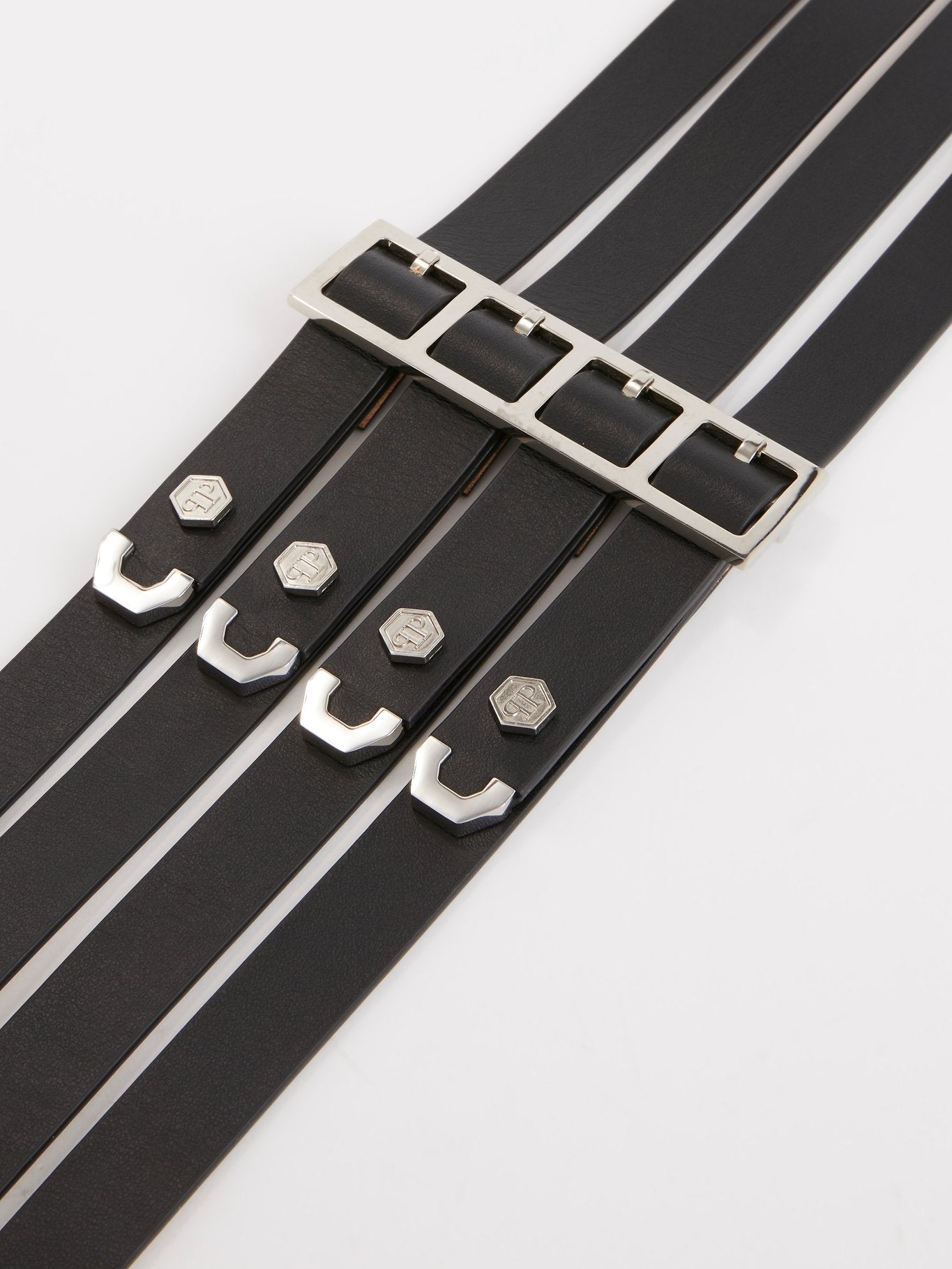 Черный кожаный пояс из нескольких ремешков